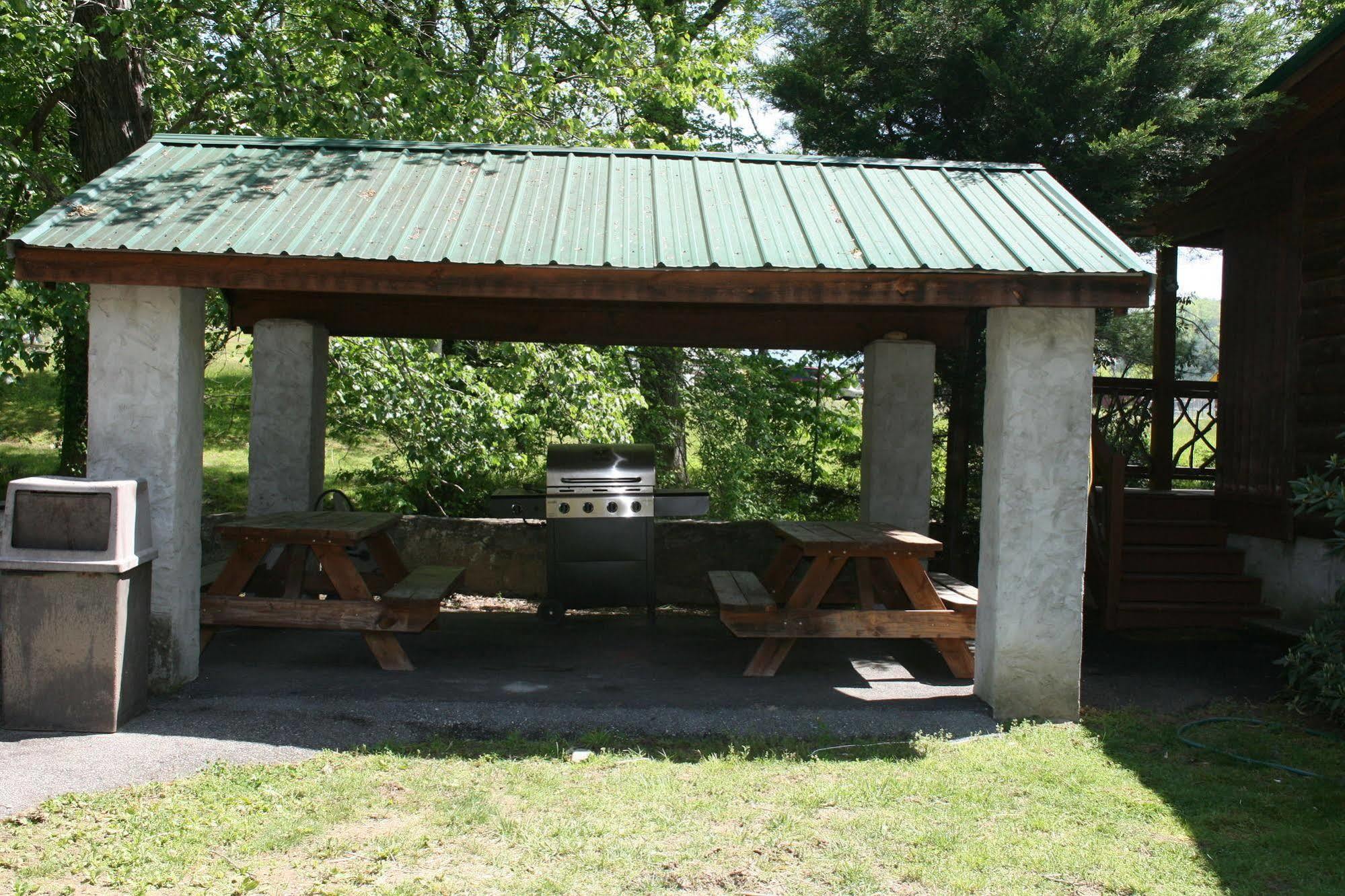 Qualla Cabins And Motel Cherokee Near Casino Whittier Exteriör bild