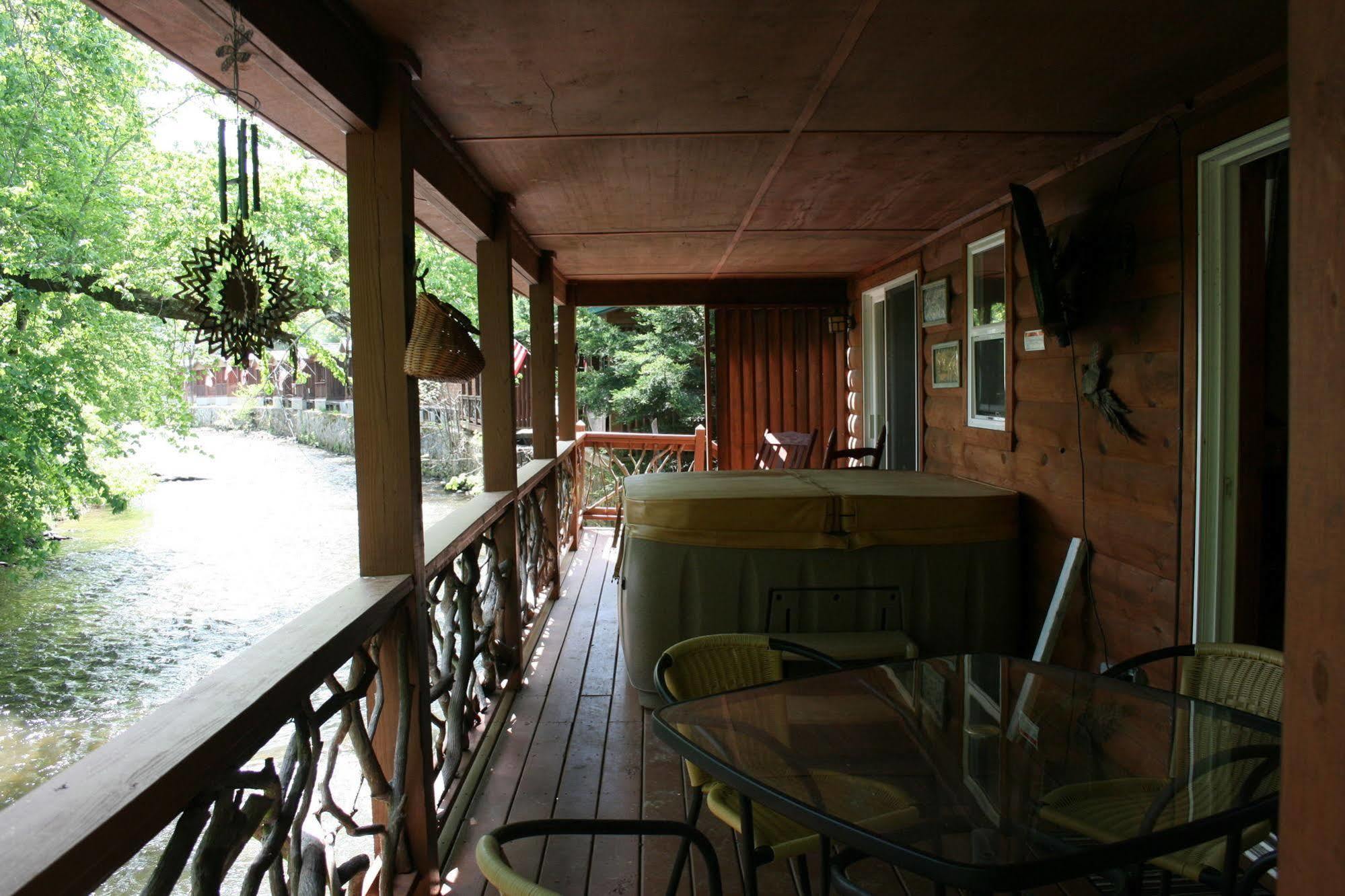 Qualla Cabins And Motel Cherokee Near Casino Whittier Exteriör bild
