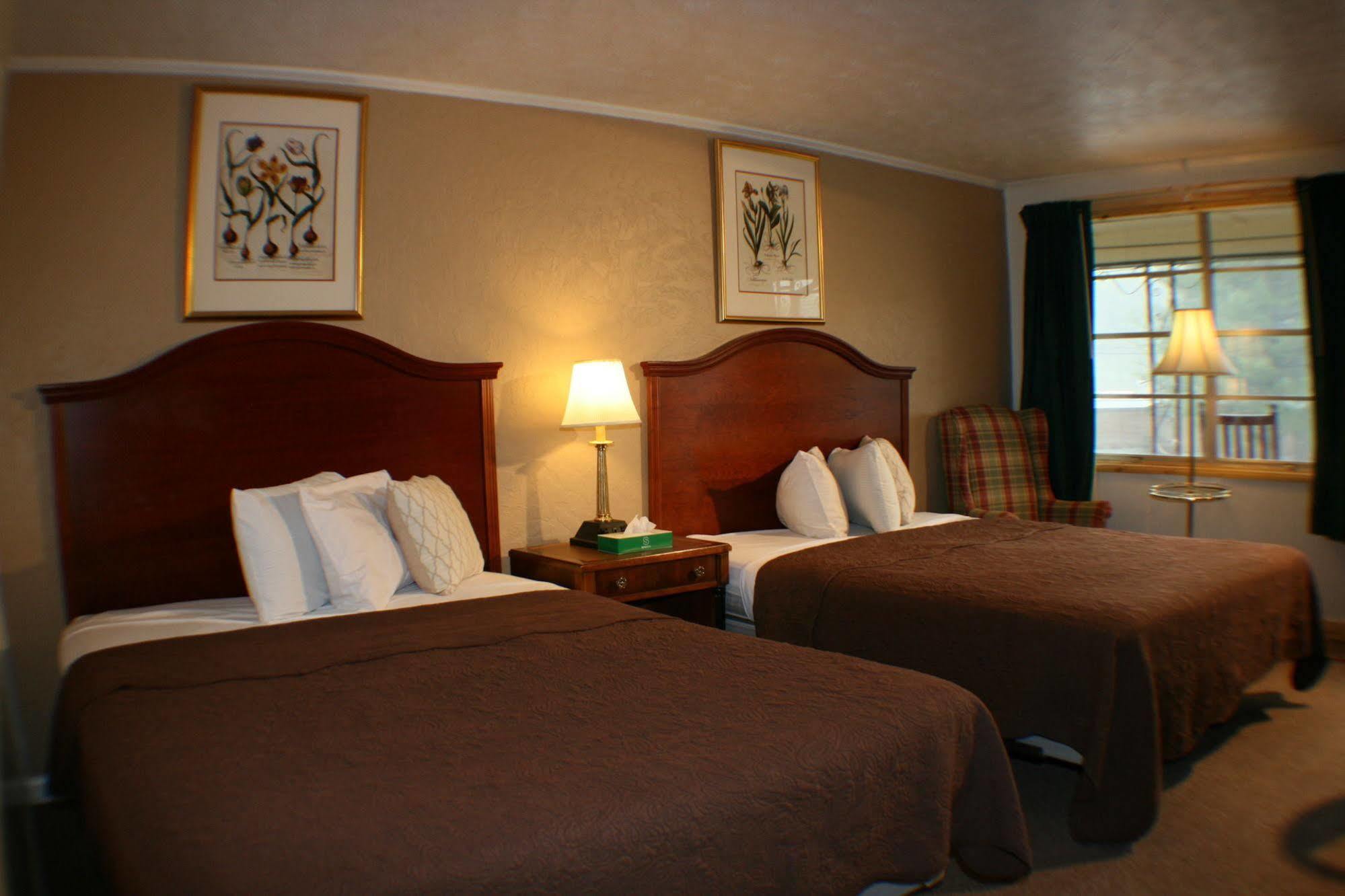 Qualla Cabins And Motel Cherokee Near Casino Whittier Exteriör bild